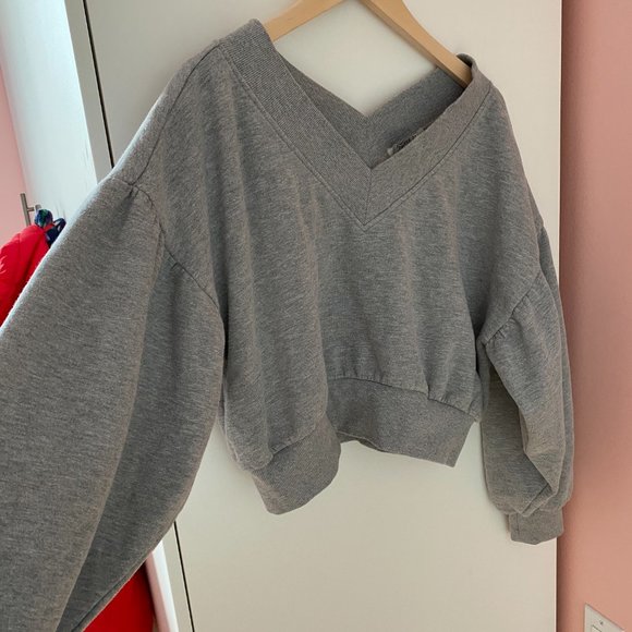 Light Grey Cropped Sweater with puffed sleeves - Picture 2 of 5